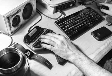 随着皇马1-2被绝杀，马竞4-2，西甲最新积分榜出炉！巴萨机会来了